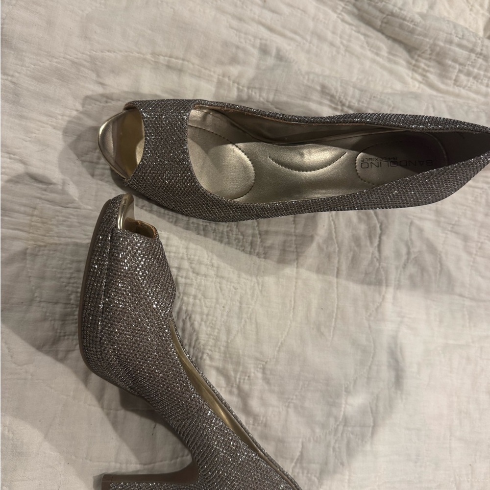 Bandolino Silver High Heels with Pointed Toe and Cutout Design
